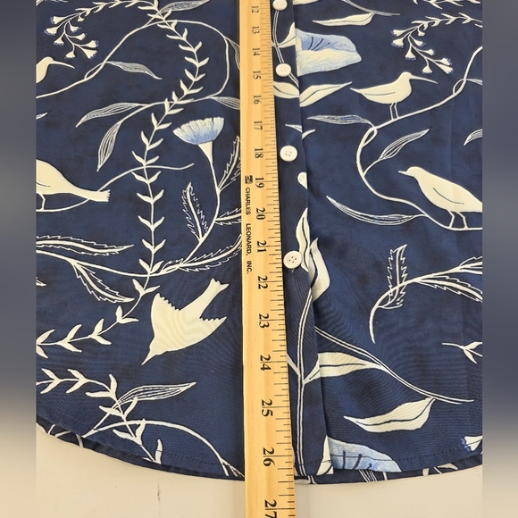 Amazon Bird Print Floral Blue Size L Button-Up Top 3249-G - Picture 8 of 12
